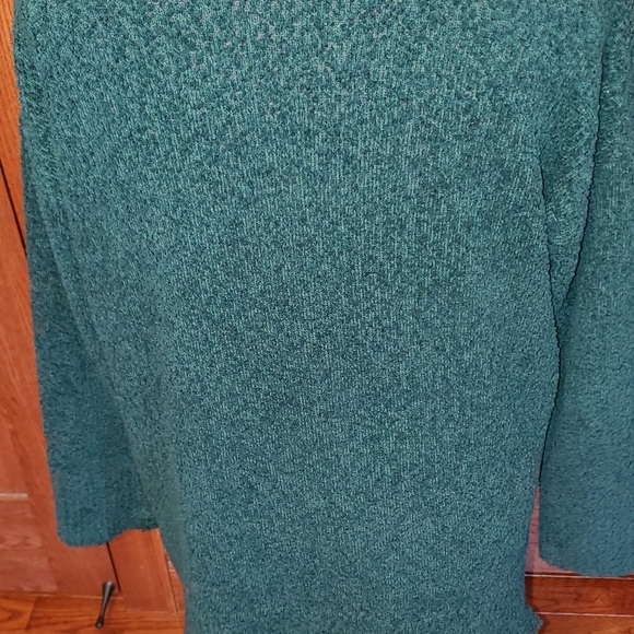 Evereve NWOT textured v-neck sweater - Picture 5 of 7